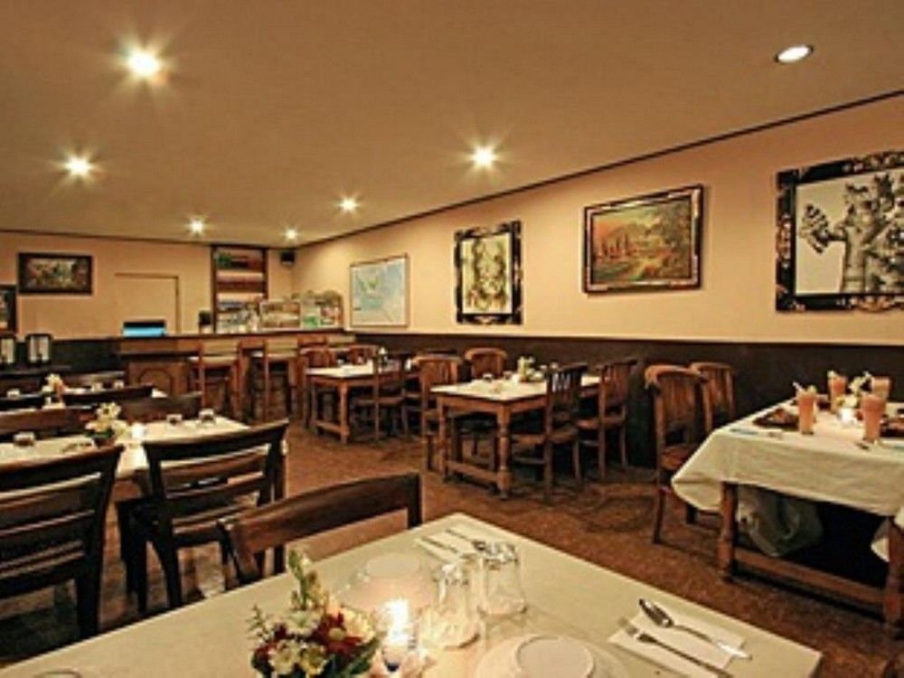 Oyo 3244 Grand Chandra Hotel دنباسار المظهر الخارجي الصورة